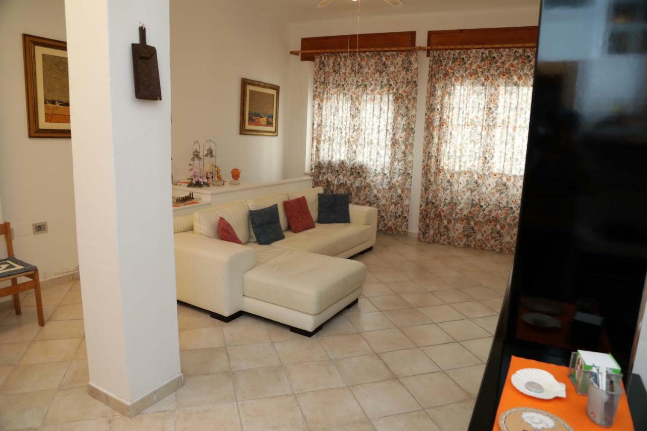 Luxury Apt Apartamento Calasetta Exterior foto